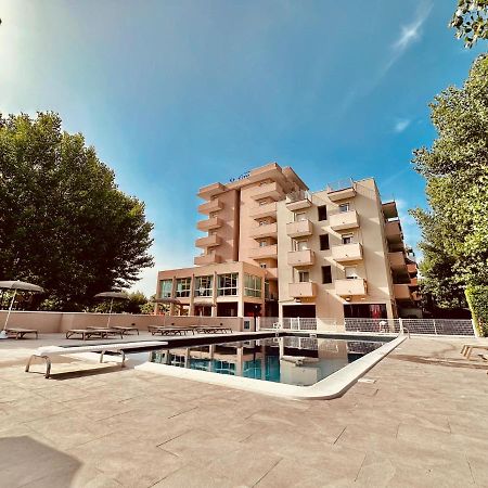 Hotel St Gregory Park Rimini Bagian luar foto