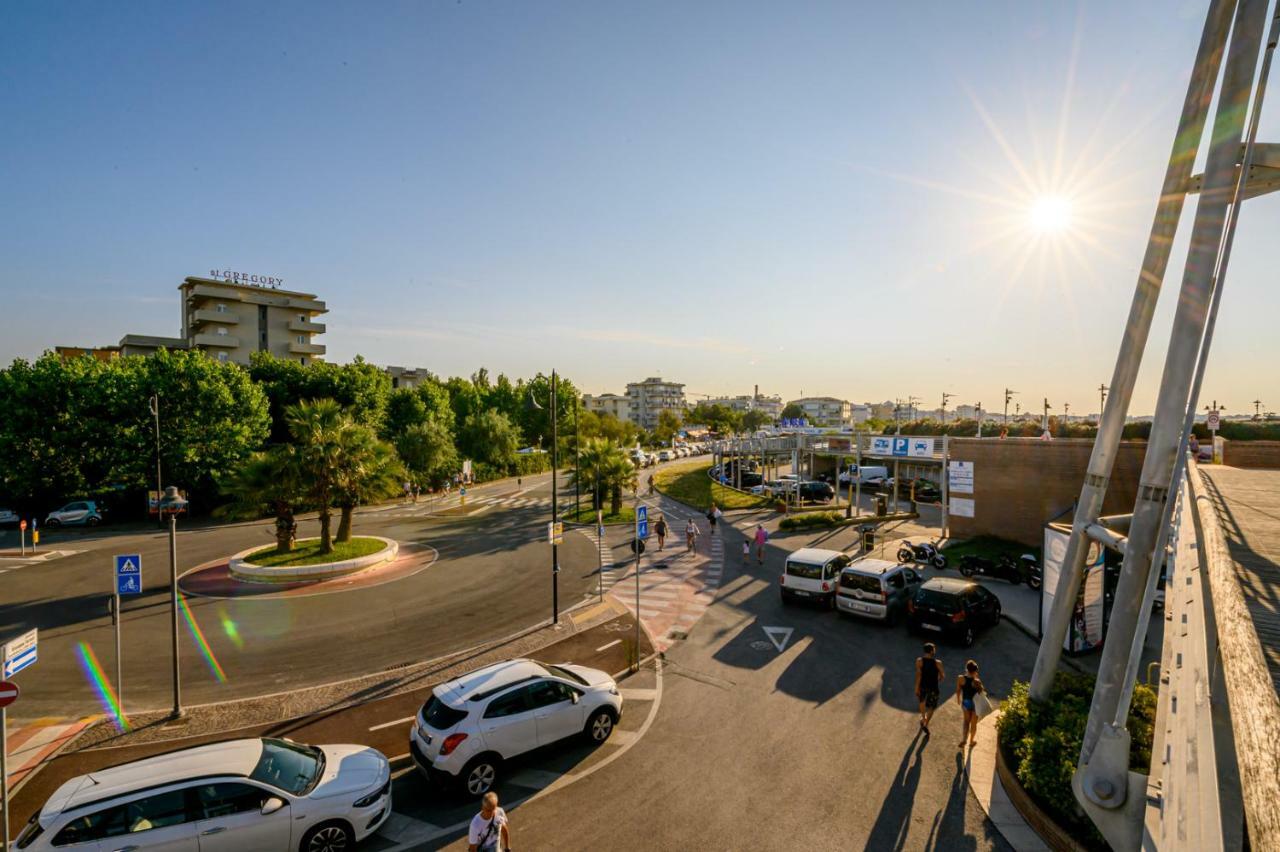 Hotel St Gregory Park Rimini Bagian luar foto