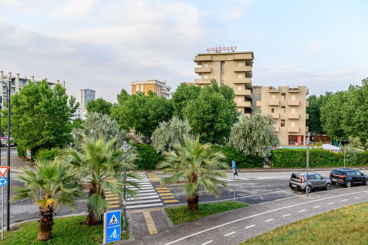 Hotel St Gregory Park Rimini Bagian luar foto